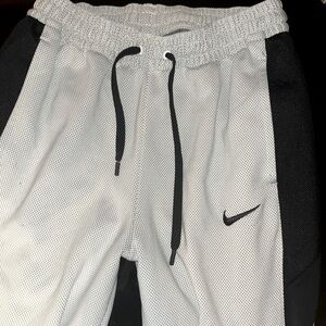 Comfy sweatpants good for jogging